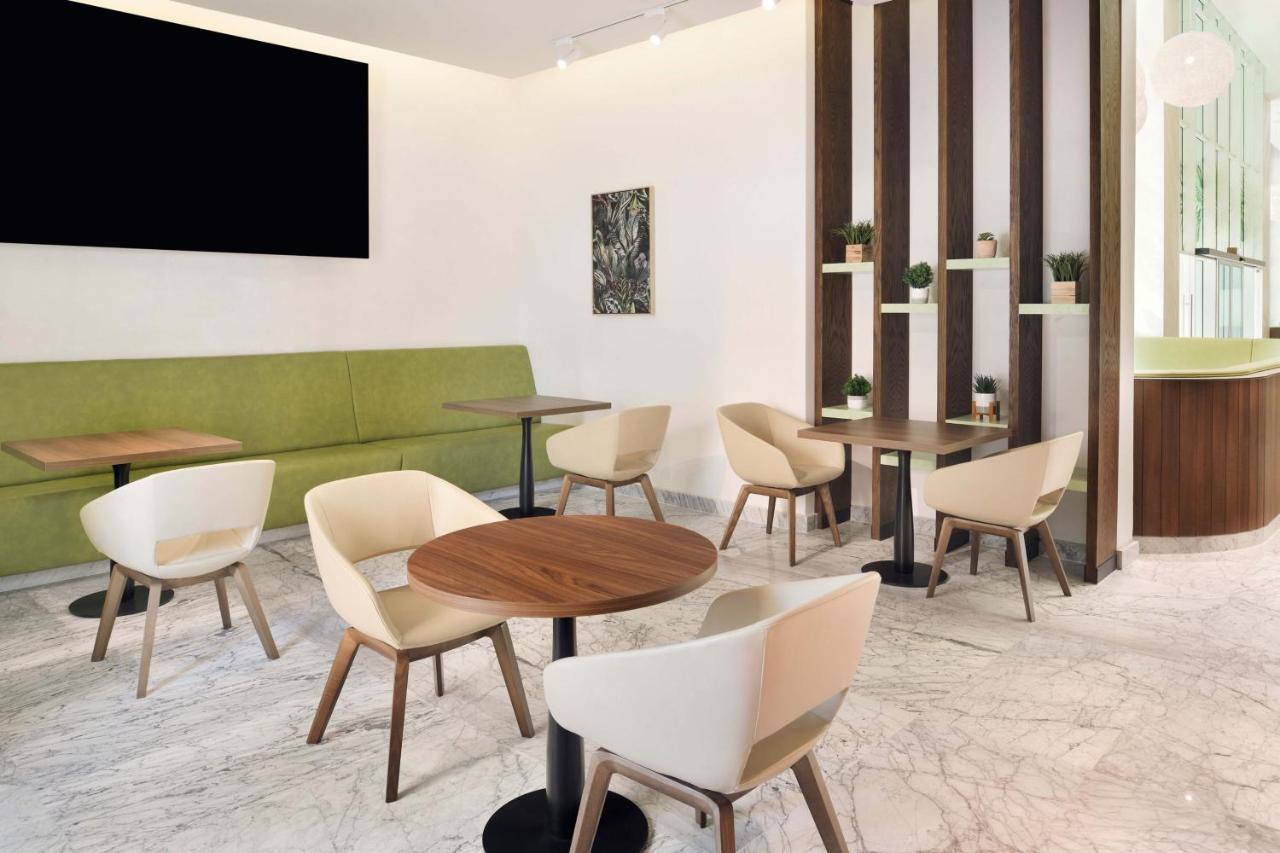 Element By Westin City Center ドーハ エクステリア 写真 The lounge at the airport