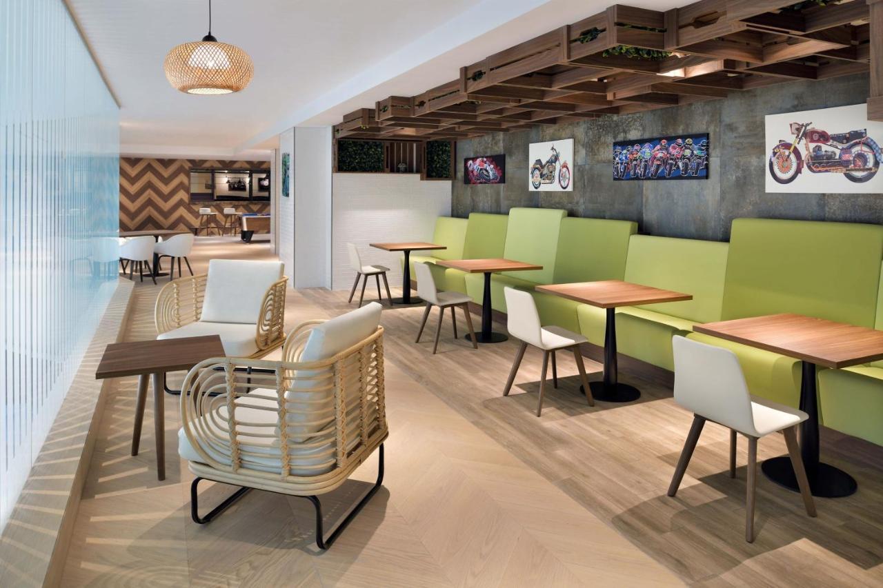 Element By Westin City Center ドーハ エクステリア 写真 The interior of the lounge